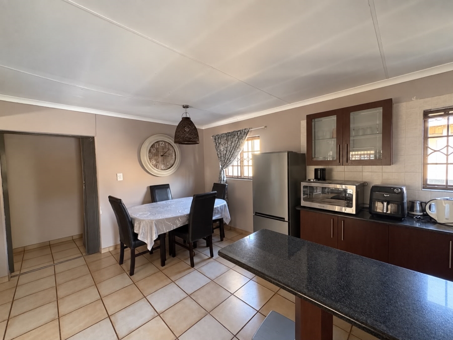 2 Bedroom Property for Sale in Waterval East North West